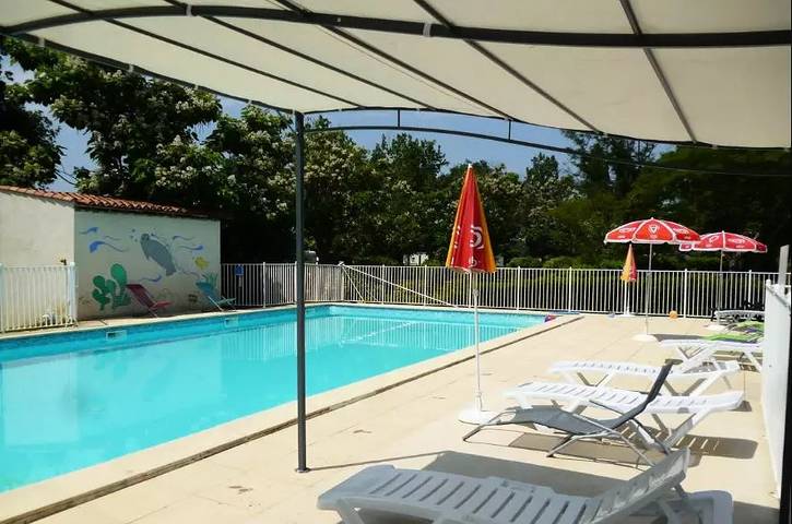 Camping pour 4 personnes, avec piscine et terrasse, animaux acceptés dans le Lot-et-Garonne - 3