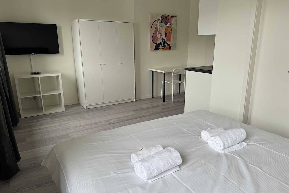 Ganze Wohnung, Urban Oasis with Queen Bed and City View (Be-54) in Zürich, Bezirk Zürich