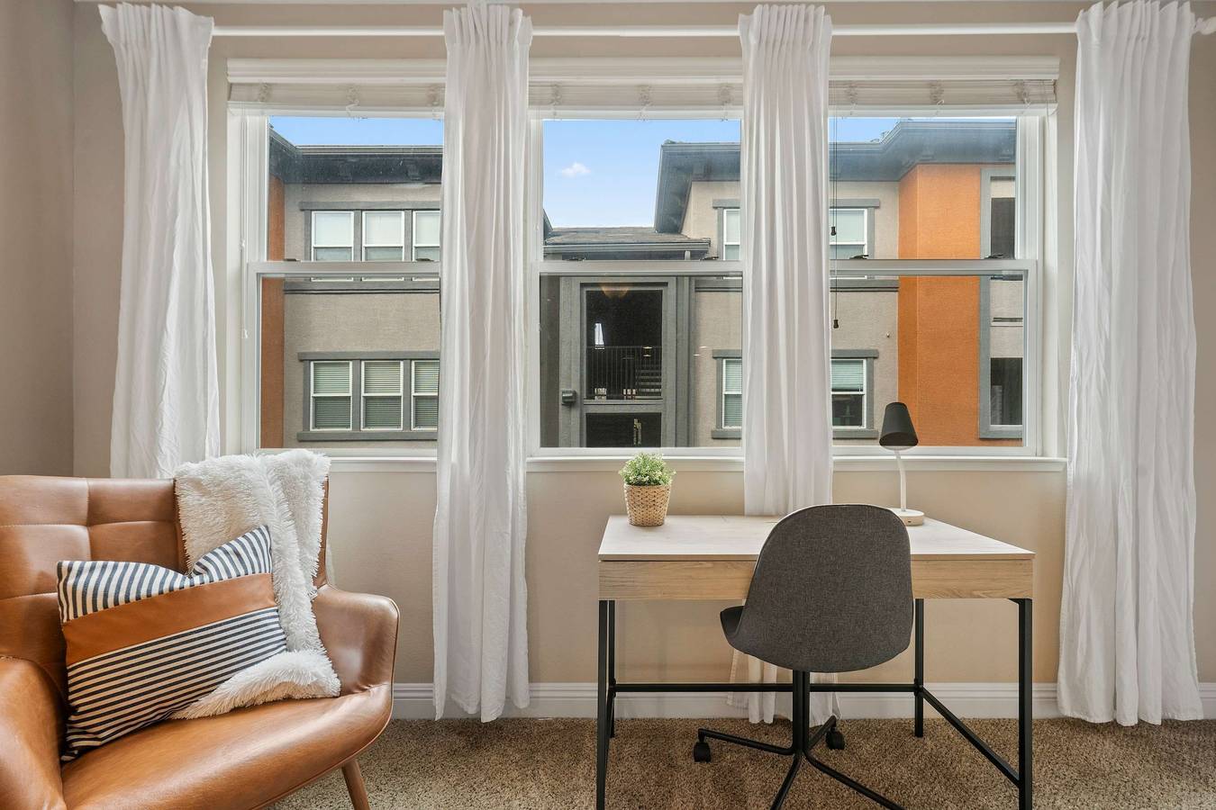 Appartamento intero, Luxury 2Br 2Ba Apartment with Pool, Gym & Theater in Nevada