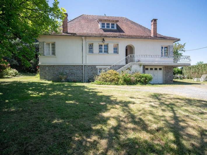 Location de vacances pour 6 personnes, avec Balcon et Jardin à Payzac (Dordogne)