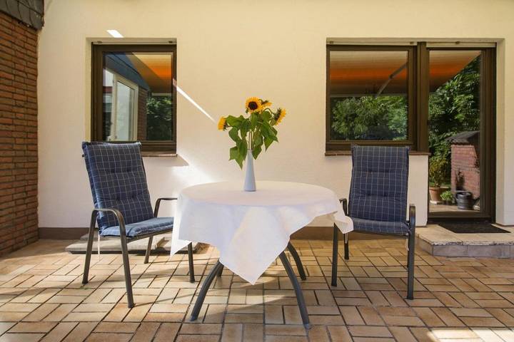 Ferienhaus für 11 Personen, mit Ausblick und Garten, kinderfreundlich in Heimbach - 4