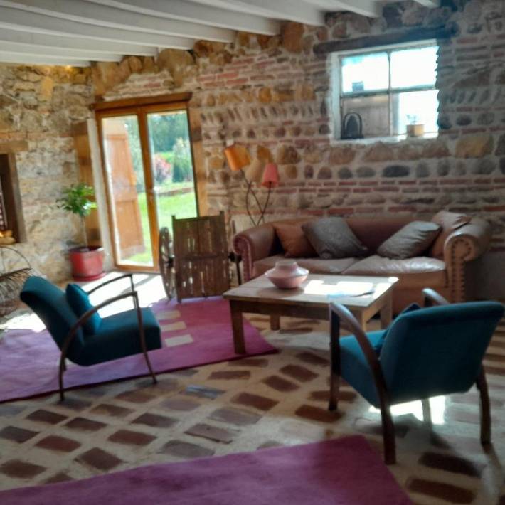 Gîte pour 3 personnes, avec Balcon et Terrasse ainsi que Jardin et Vue à Saint-Rémy (Ain)