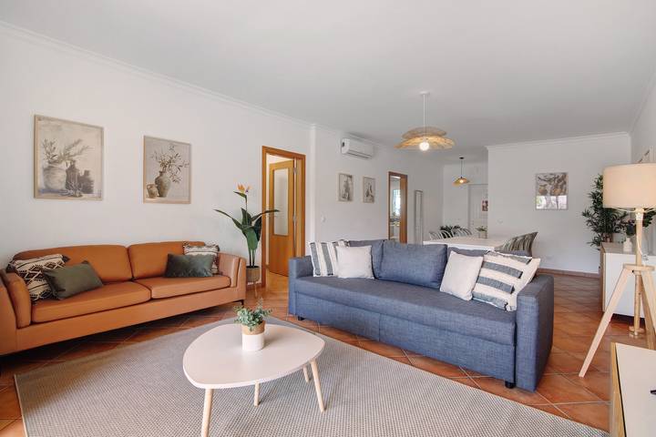 Gîte pour 8 personnes, avec balcon à Santa Luzia - 2