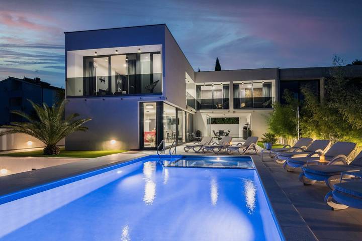 Villa für 9 Personen, mit Pool und Garten, mit Haustier in Medulin