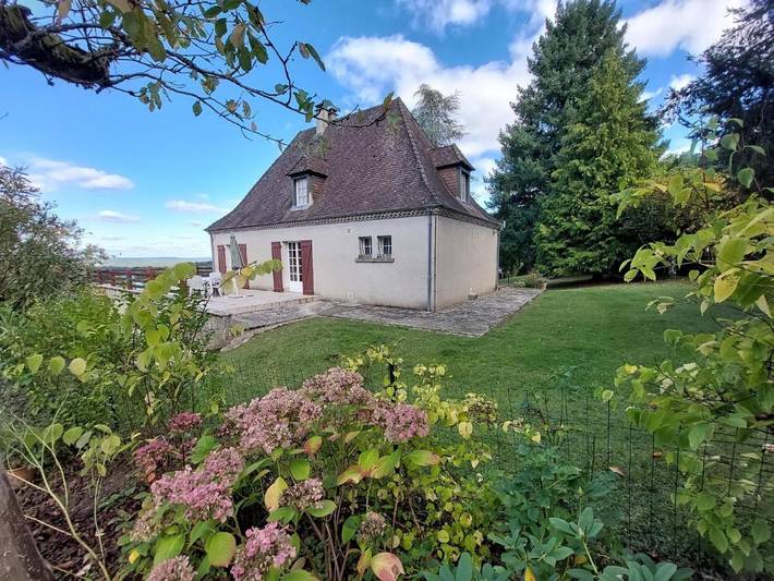 Location de vacances pour 6 personnes, avec Balcon ainsi que Terrasse et Jardin à Tamniès