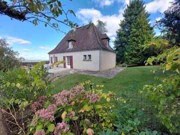 Location de vacances pour 6 personnes, avec jardin à Tamniès