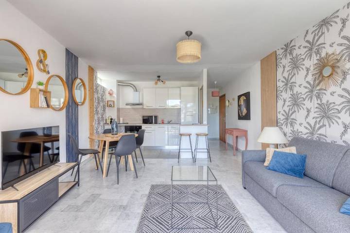 Gîte pour 4 personnes, avec balcon et vue dans Plage Beau Rivage Saint Raphael - 2