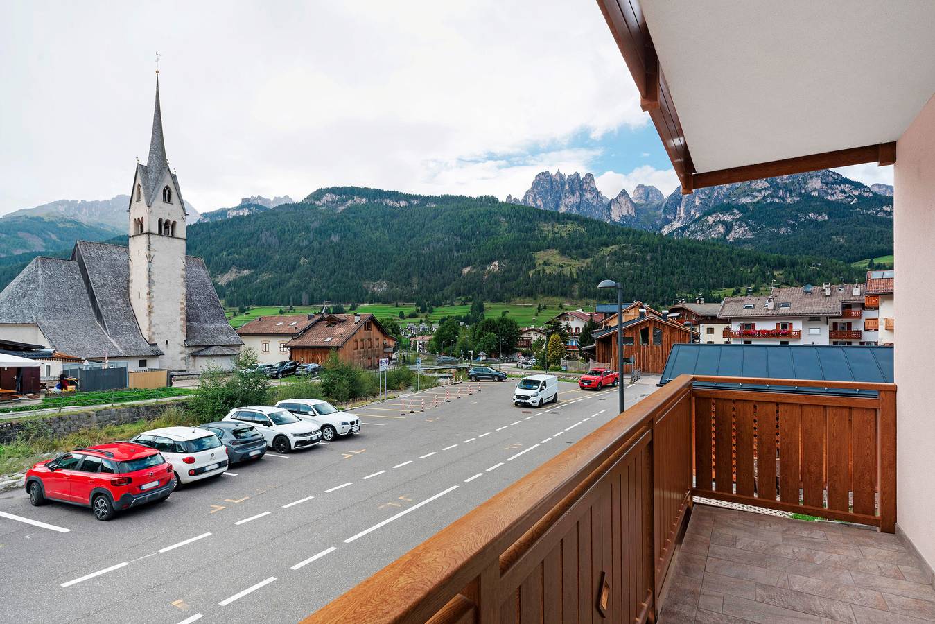 Casa Vacanze 'Nuovo A San Giovanni' con Vista Montagna, Balcone e Wi-Fi in Pozza di Fassa, San Giovanni di Fassa