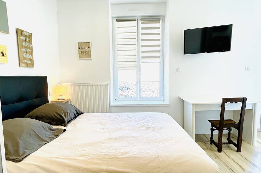 Apartamento entero, Romy Schneider: Encantador piso de un dormitorio en el corazón de la ciudad (aparcamiento y balcón) in Vittel, Neufchâteau