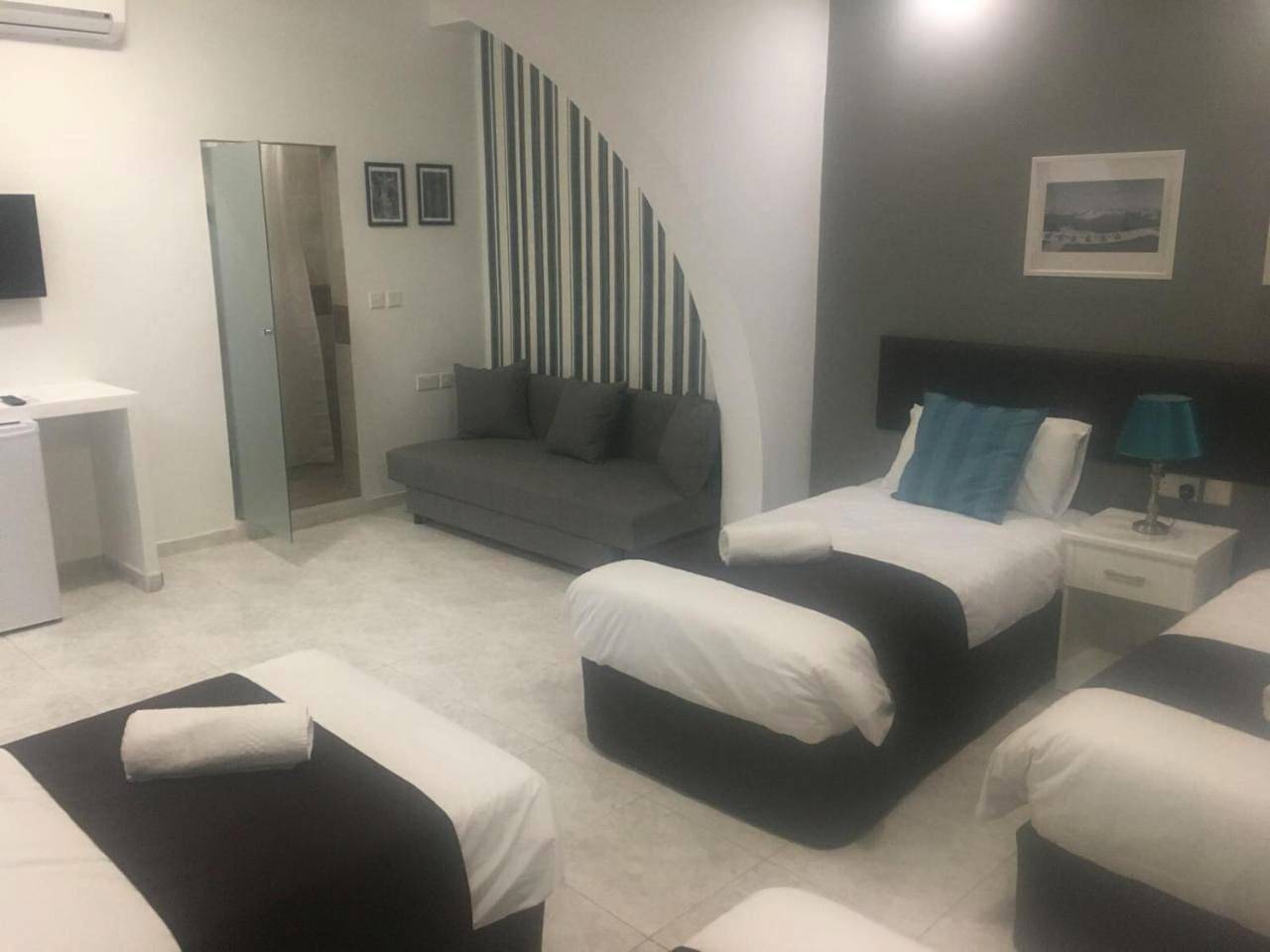 Double or Twin Room in St. Paul's Bay, Île de Malte