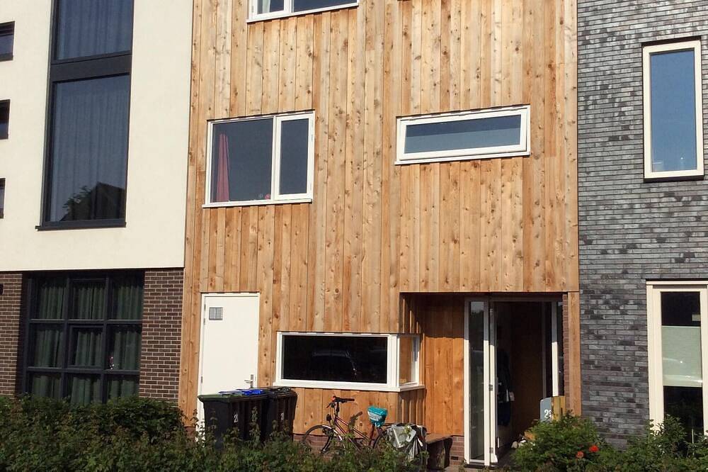 Wooden house close to Amsterdam, Utrecht, Amersfoort, lakes and nature in Hilversum, Noord-Holland