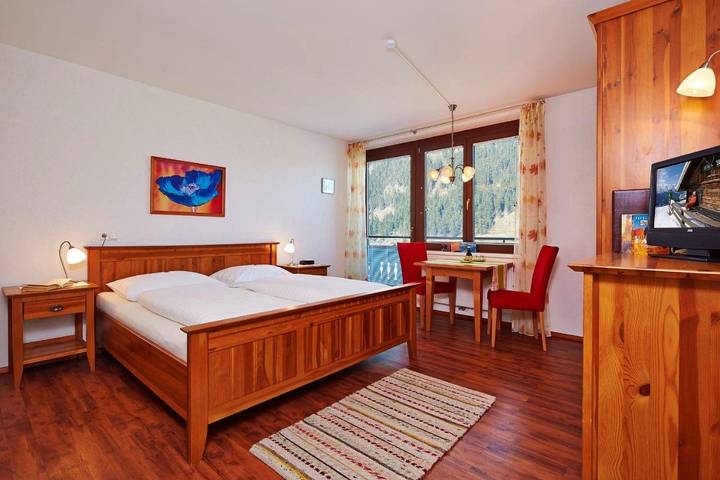 Vakantieappartement voor 2 personen, with balkon and uitzicht as well as sauna in Mayrhofen
