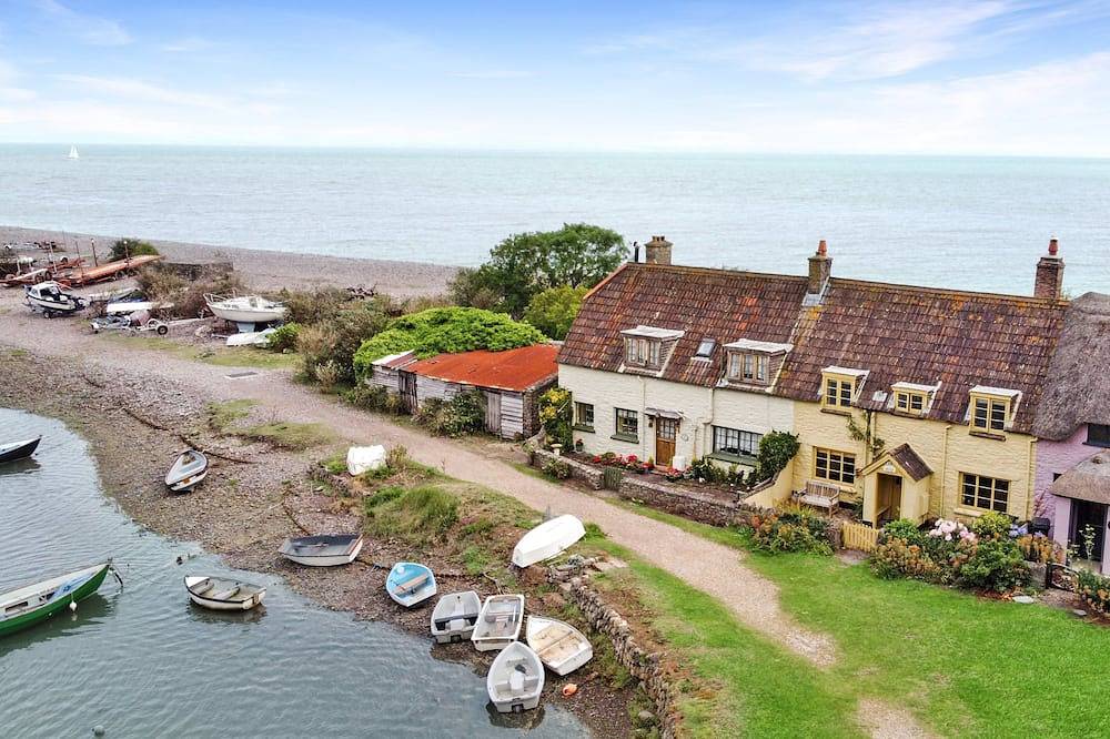 Western Cottage, Porlock Weir in Porlock, Somerset