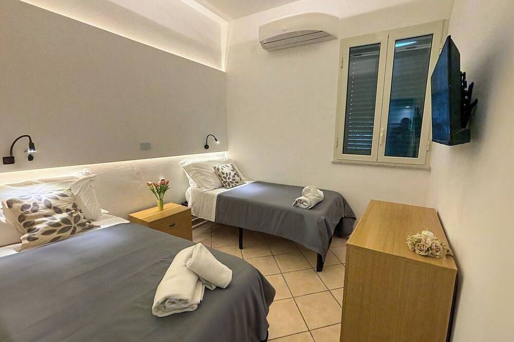 Villa Iris - Holiday Homes Mare Nostrum - In front of the beach and Pool in Piana Calzata, Provincie Palermo