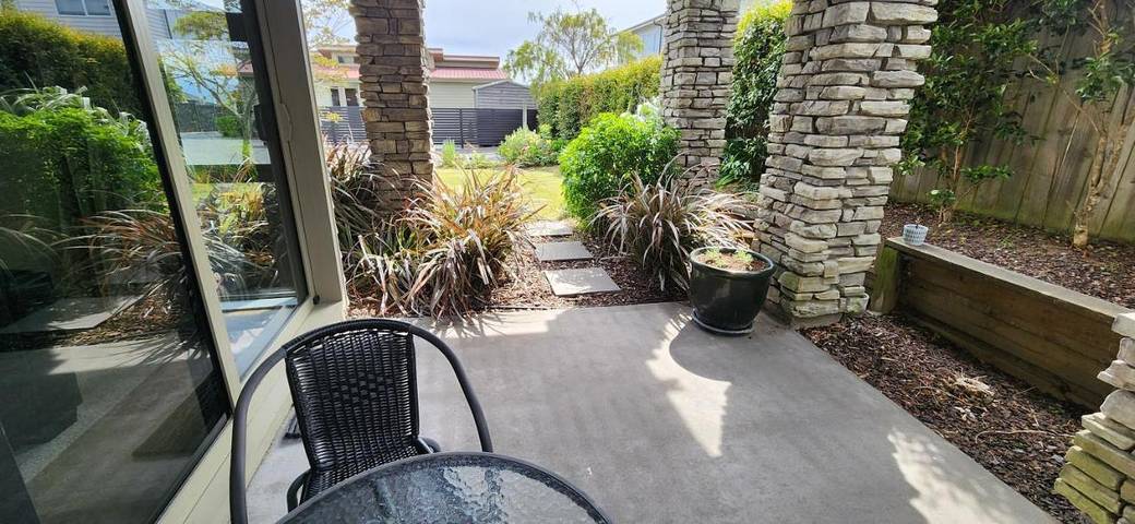 Maison d’hôte pour 2 personnes, avec vue sur le lac ainsi que jardin et vue à Taupo - 4