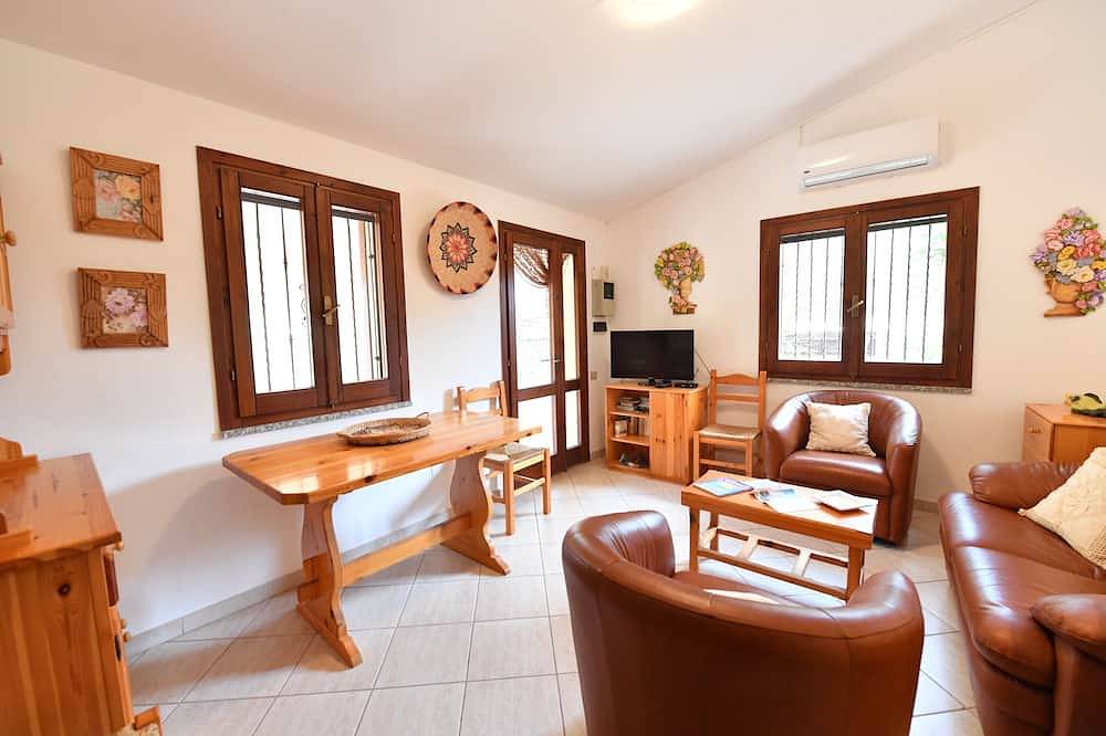 Casa con Grande Giardino nel Sinis per Famiglie in Cerca di Tranquillità in Sa Rocca Tunda, Sardegna