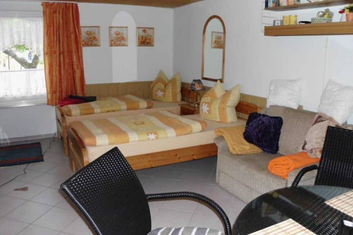 Ferienwohnung für 2 Personen, mit Terrasse und Garten in Sangerhausen - 2