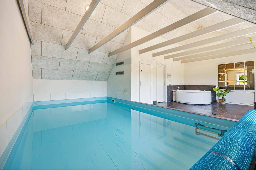 Wunderschönes Ferienhaus mit Pool und Spielgeräten in Vester Husby, Husby (Dänemark)