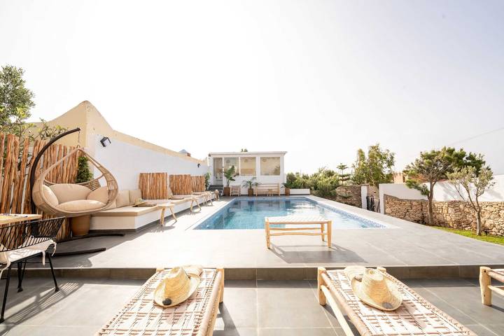 Villa pour 15 personnes, avec piscine et jardin