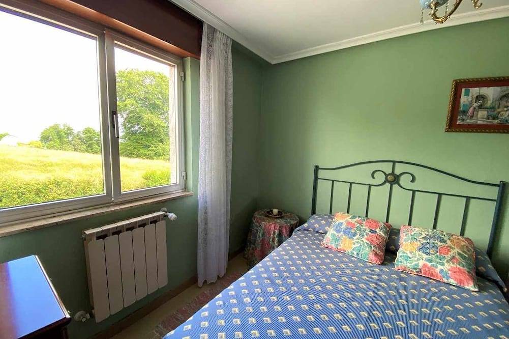 Entire apartment, Casa Noval, Zona Rural en el Centro de Asturias in Bimenes, Cordillera Cantábrica