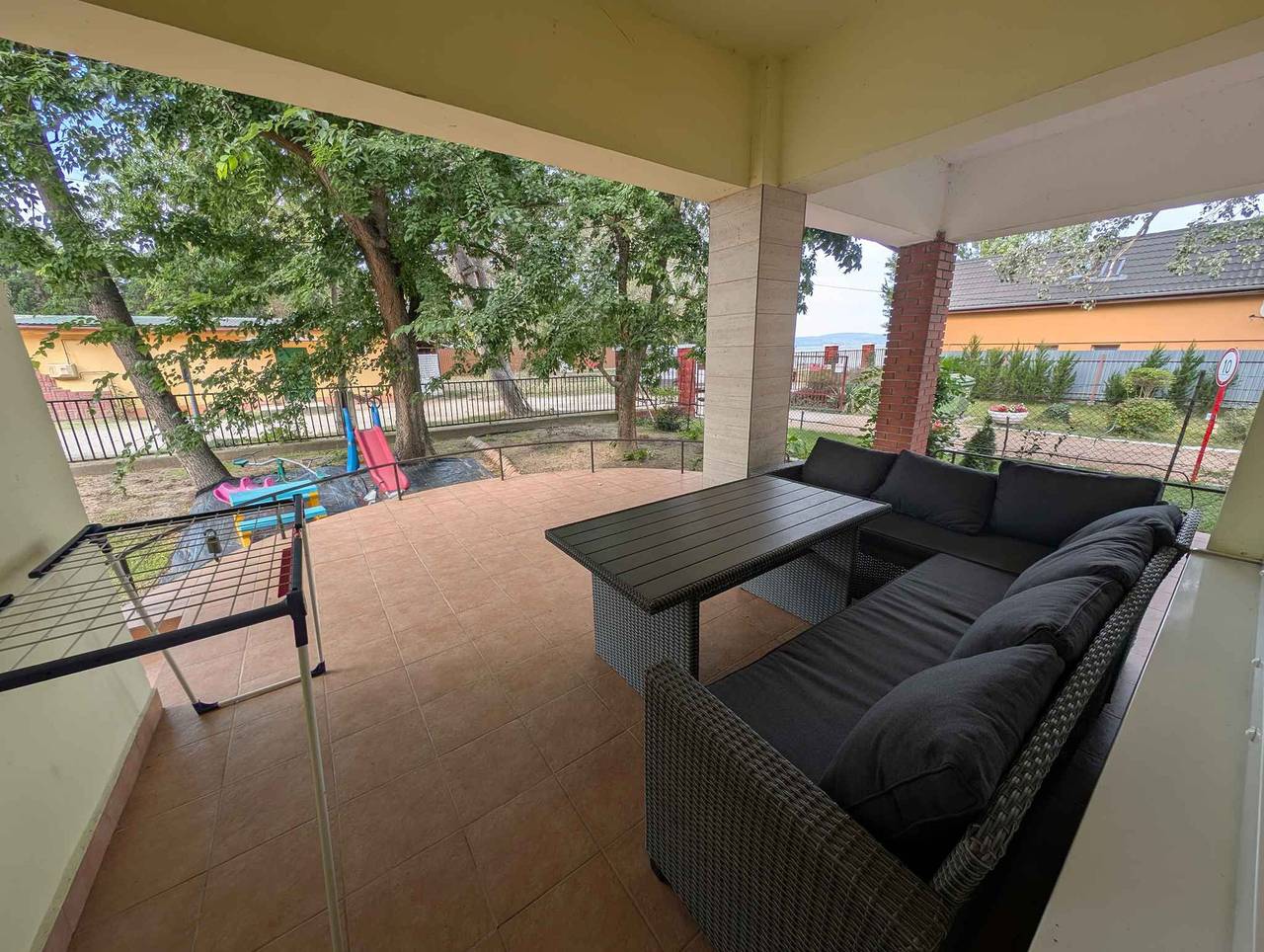 Ganze Ferienwohnung, Ferienwohnung mit großer Terrasse und Panorama auf dem See  in Balatonlelle, Plattensee Südufer