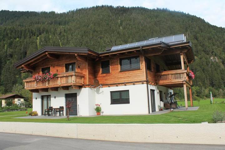Maison d’hôte pour 2 personnes, avec Balcon et Terrasse ainsi que Jardin et Vue à Bach