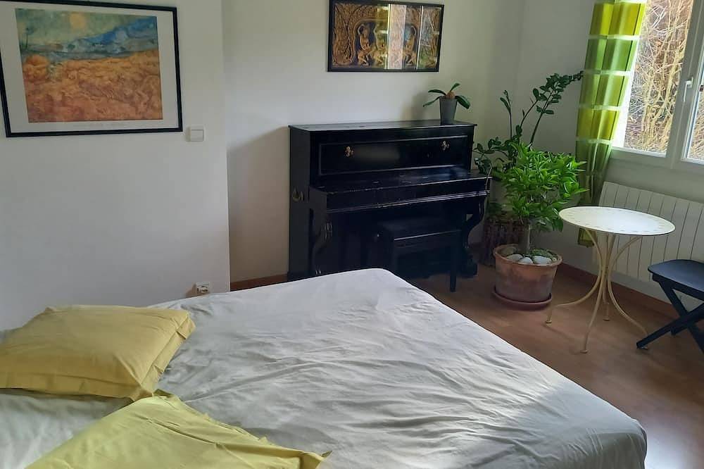 Villa with swimming pool, south-facing enclosed garden and beautiful mountain view in Annecy-le-Vieux, Annecy (commune)