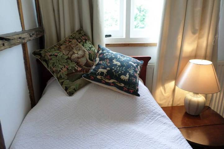The Stable Cottage is situated in an Idyllic Rural Location near Woodchurch. in Woodchurch, Ashford region