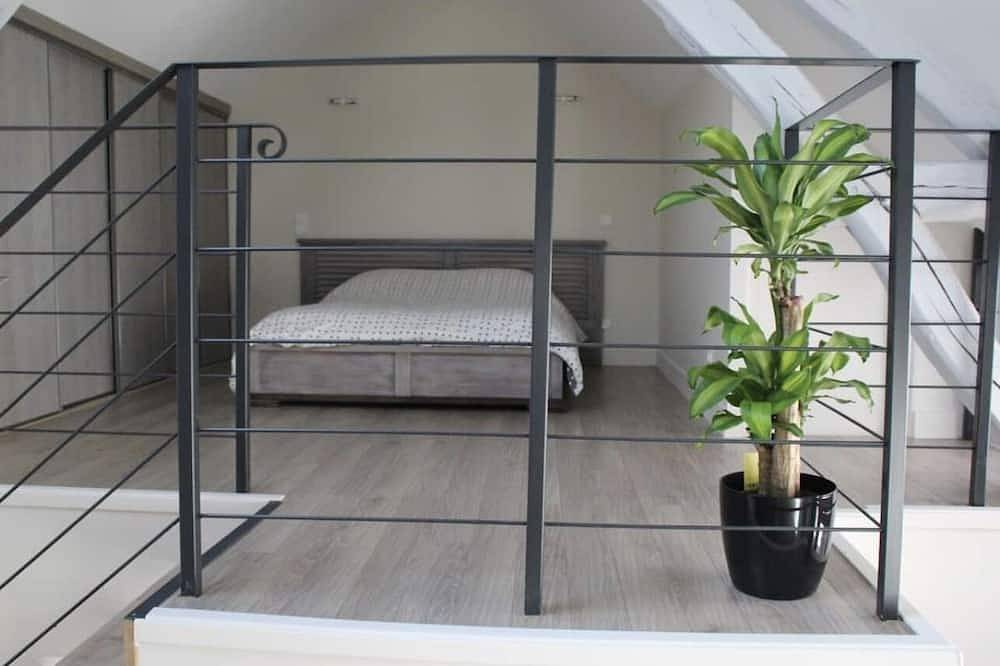 Charming Loft in a quiet location in the heart of town in Auxerre, Auxerre region