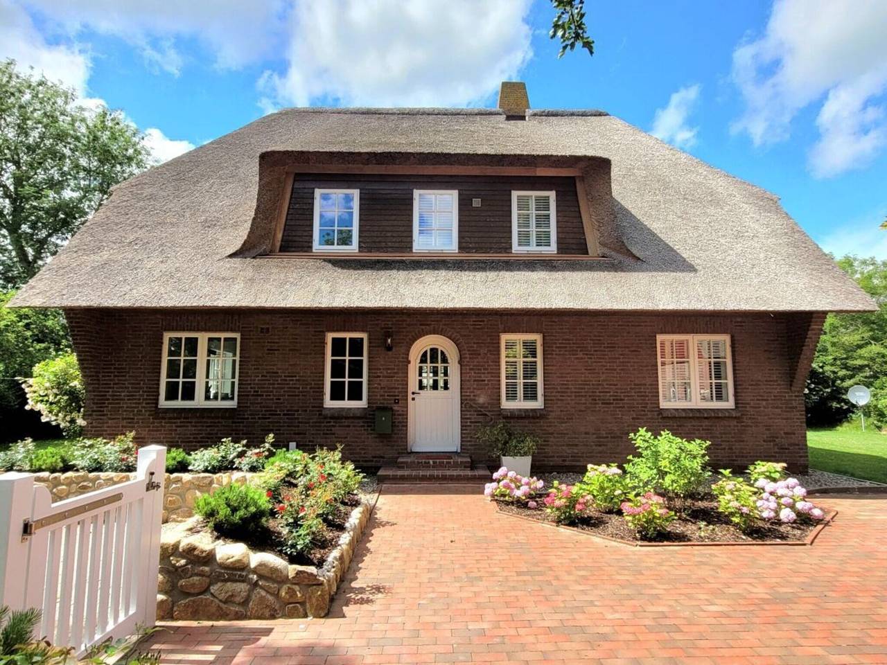 Ferienhaus in Nieblum mit Schwimmbecken in Nieblum, Föhr