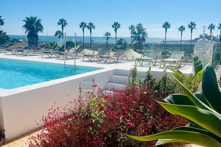 Ferienhaus für 24 Personen, mit Balkon und Garten sowie Pool