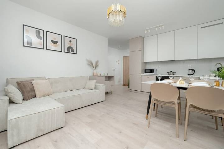 Ganze Wohnung, Spacious Apartment | 2 Bedrooms, Parking in Kattowitz, Schlesien