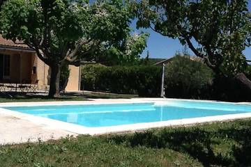 Cottage pour 6 personnes, avec jardin à Roussas