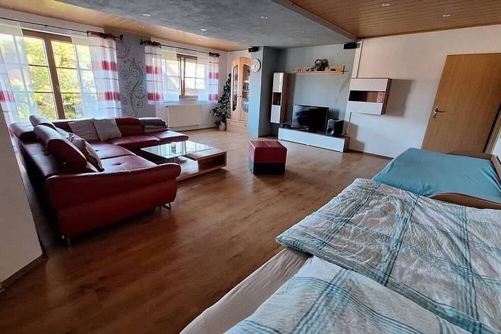 Ferienwohnung für 10 Personen, mit Garten und Pool sowie Sauna in Königsfeld (Oberfranken) - 3
