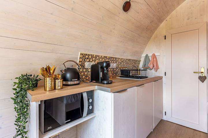 Cabane pour 2 personnes avec spa in Saint-Ciers-Champagne, Région de Jonzac