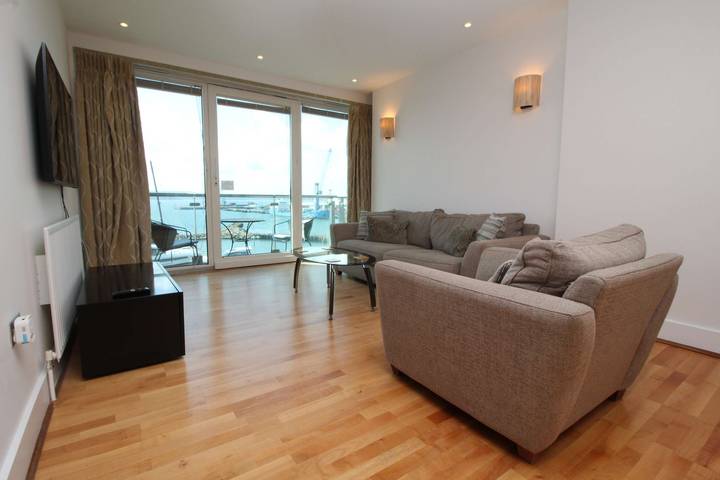 Ganze Wohnung, Les Bateaux - Views of Poole Quay from Balcony in Poole, Poole Harbour