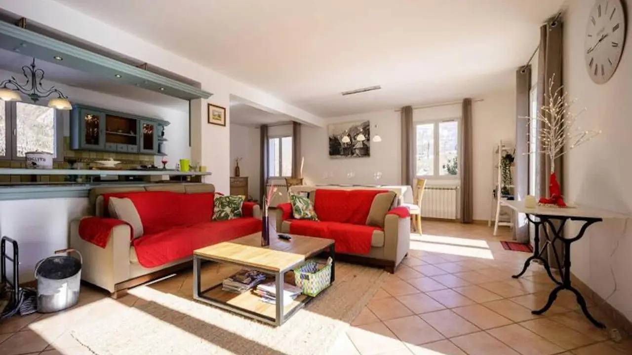 Appartement de vacances entier, Appartement de vacances pour 11 personnes avec balcon in Génos, Pyrénées