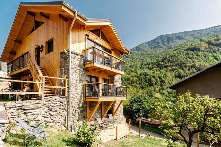 Appartement entier, Appartement 'Agréable Chalet 3 Étoiles 3' avec vue montagne, Wi-Fi et climatisation in La Perrière, Massif de la Vanoise