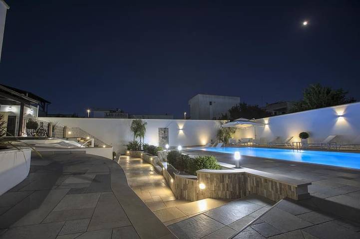 Villa für 25 Personen, mit Balkon und Garten in Tiggiano