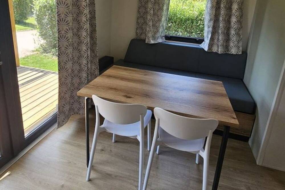 Mobile Home with Terrace in Charlieu, 6 Guests in Charlieu, Roanne region