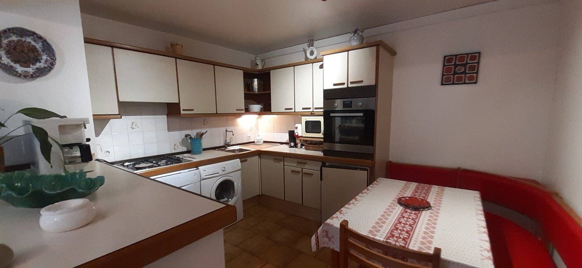 Appartement entier, Ascain - Maison Lore artean,au pied de la Rhune, 7 km des plages in Ascain, Région de Bayonne