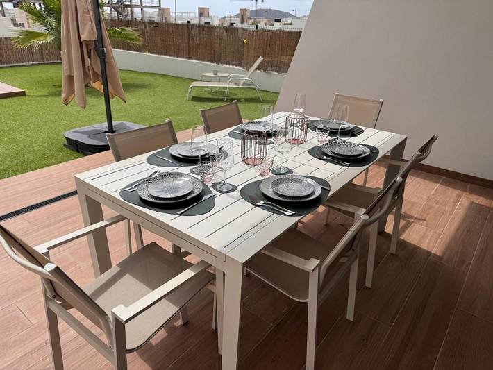 Chalet para 6 personas, con vistas además de piscina y jardín, Se admiten mascotas en Marina Baja - 2