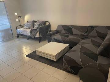 Gîte pour 8 personnes, avec jardin à Chenôve