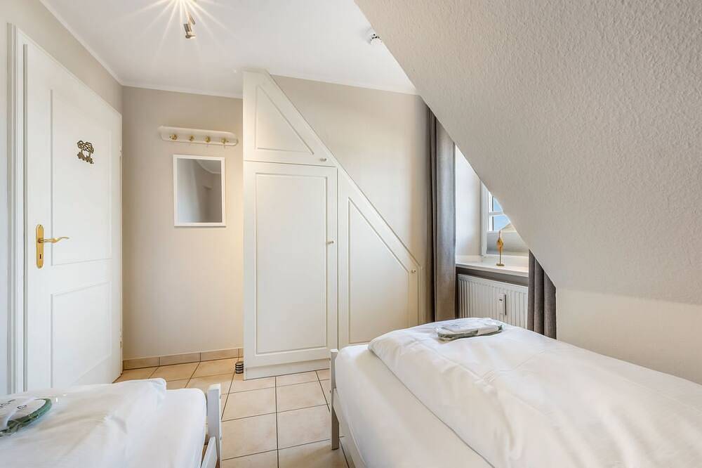 Ganze Wohnung, Lh Dünenblick Wohnung 9 - Strandnahe 3-Zimmer-Wohnung mit ca. 55 m² unter Reet, in Wenningstedt, Sylt