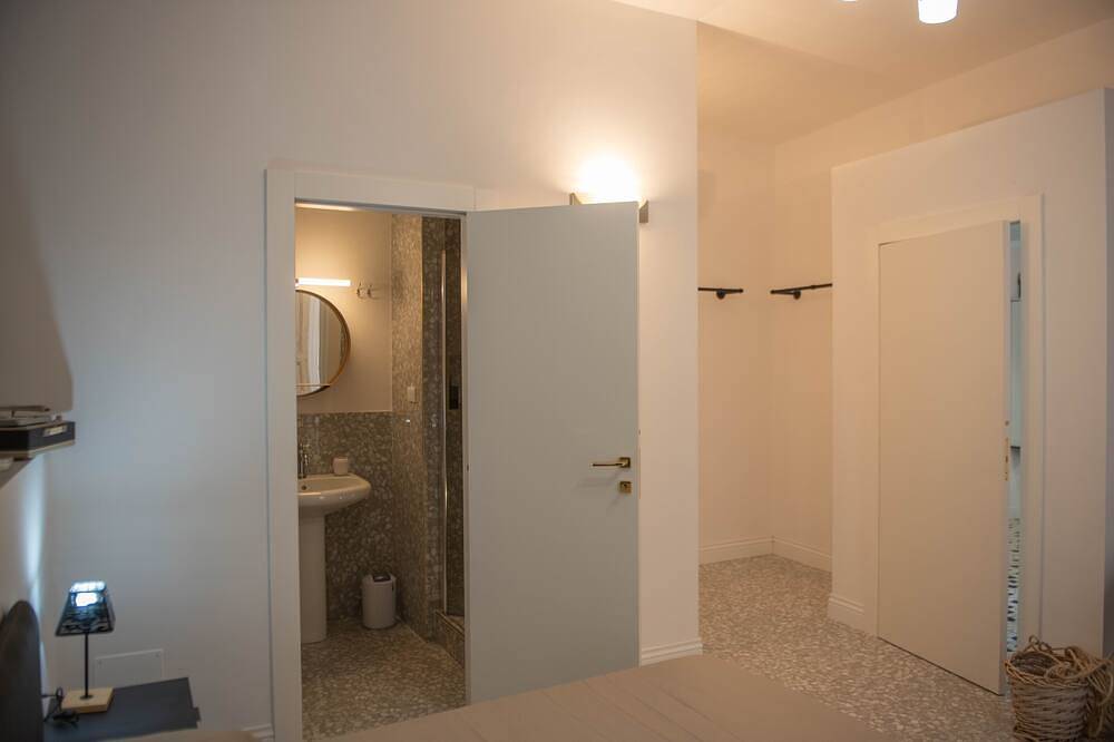 B&B U'Panare, in Taranto's historic center a structure reminiscent of home in Taranto, Gulf of Taranto