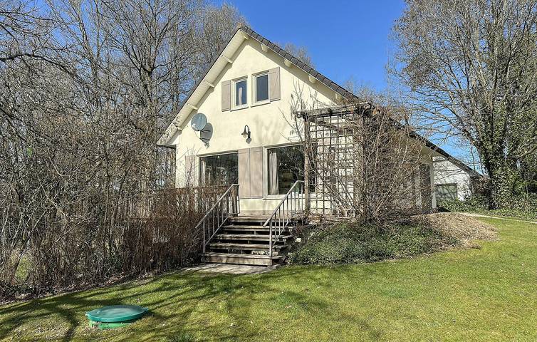 Location de vacances pour 8 personnes, avec terrasse et jardin, animaux acceptés dans Beffe