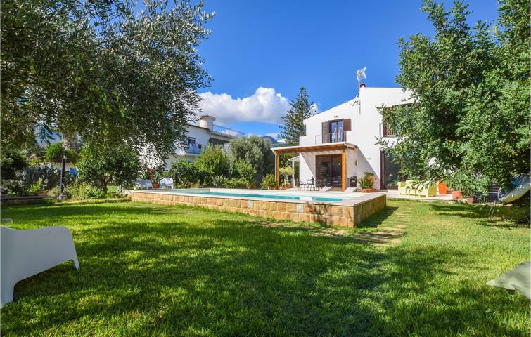 Sea View Apartment with Pool & Garden - 2km to Coast, 500m to Restaurant in Trabia, Palermo Province