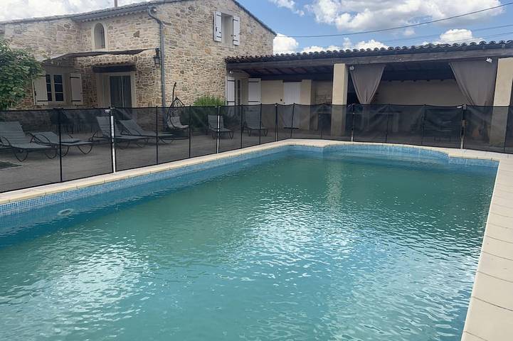 Villa pour 10 personnes, avec jardin ainsi que terrasse et jacuzzi, animaux acceptés