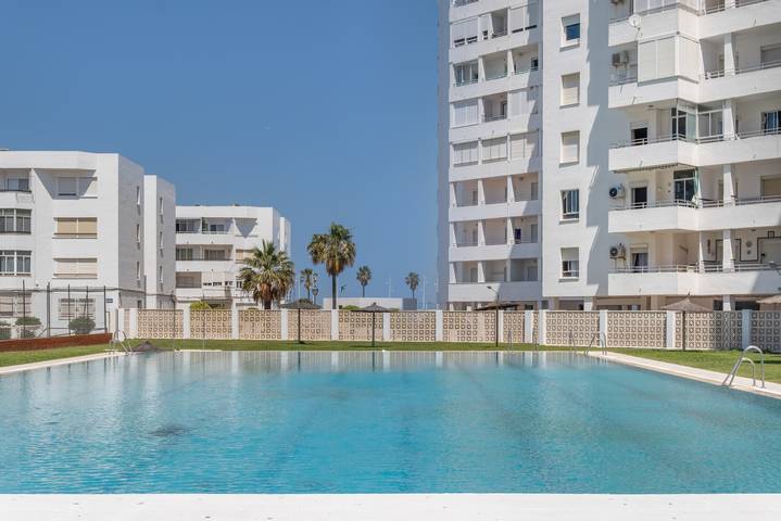 Ganze Wohnung, Apartment 'Valdelagrana Primera' mit Meerblick, Wlan und Klimaanlage in Valdelagrana, El Puerto de Santa María