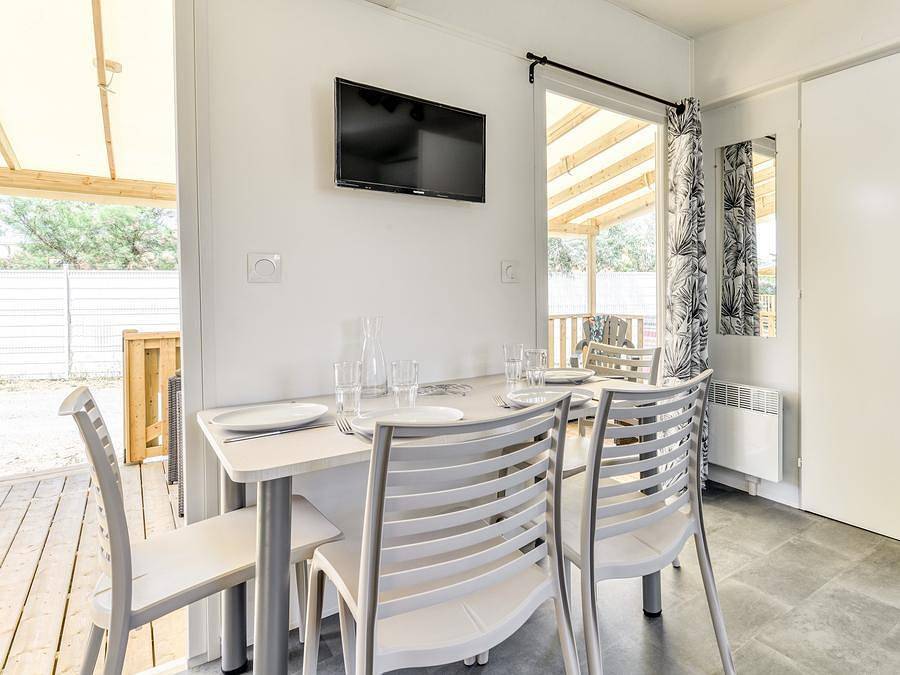 Camping Laguna Village - Mobilhome 6 personas - Mobil-home | Premium | 2 Dormitorios | 4/6 Pers. | Terraza elevada | Aire acondicionado. in Caorle, Provincia de Venezia